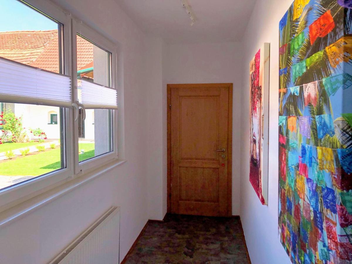 Ferienwohnungen Und Appartements Im Idyllischen Vierkanthof, Gruppenurlaube Fürstenfeld Esterno foto