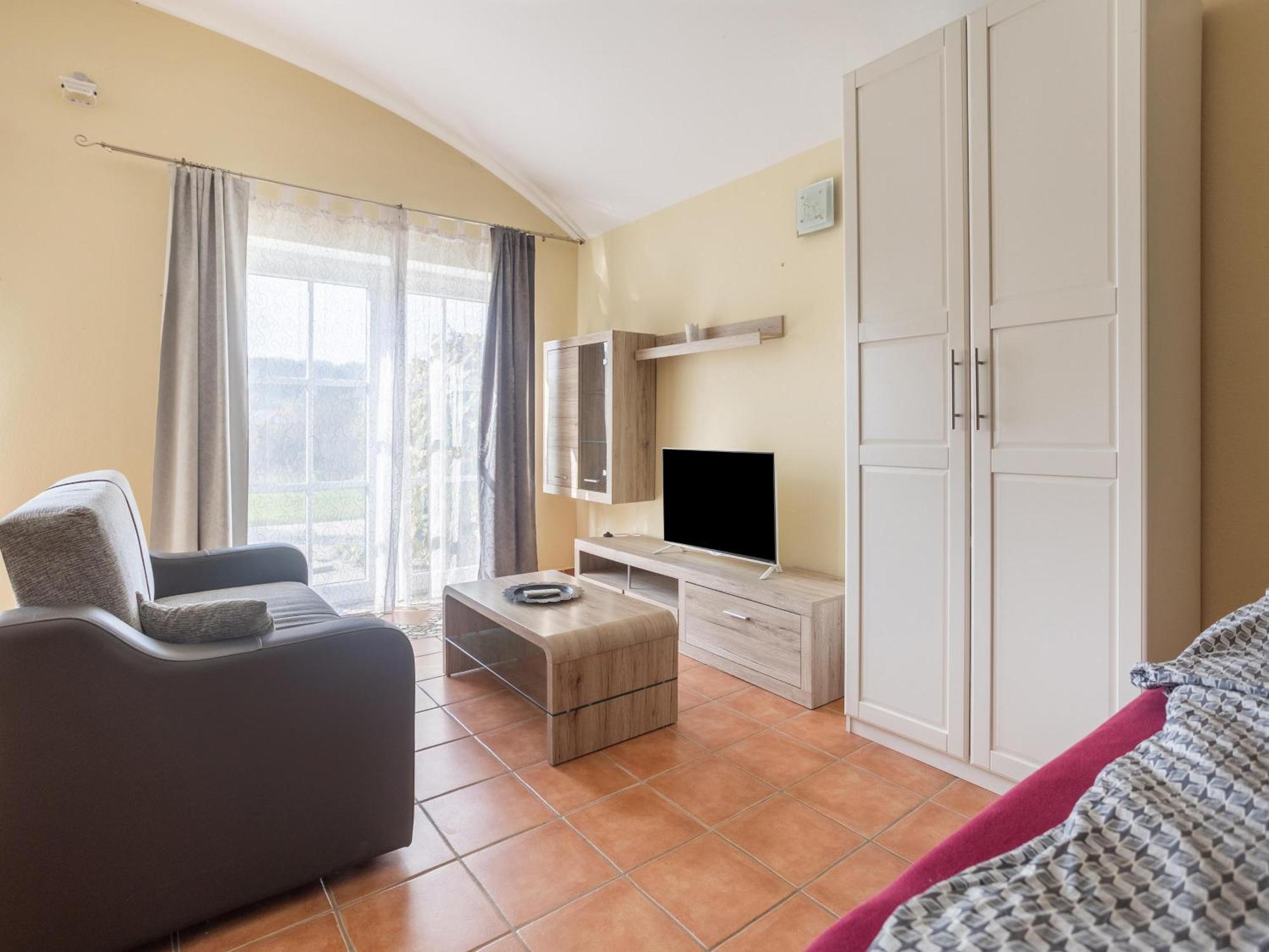 Ferienwohnungen Und Appartements Im Idyllischen Vierkanthof, Gruppenurlaube Fürstenfeld Esterno foto